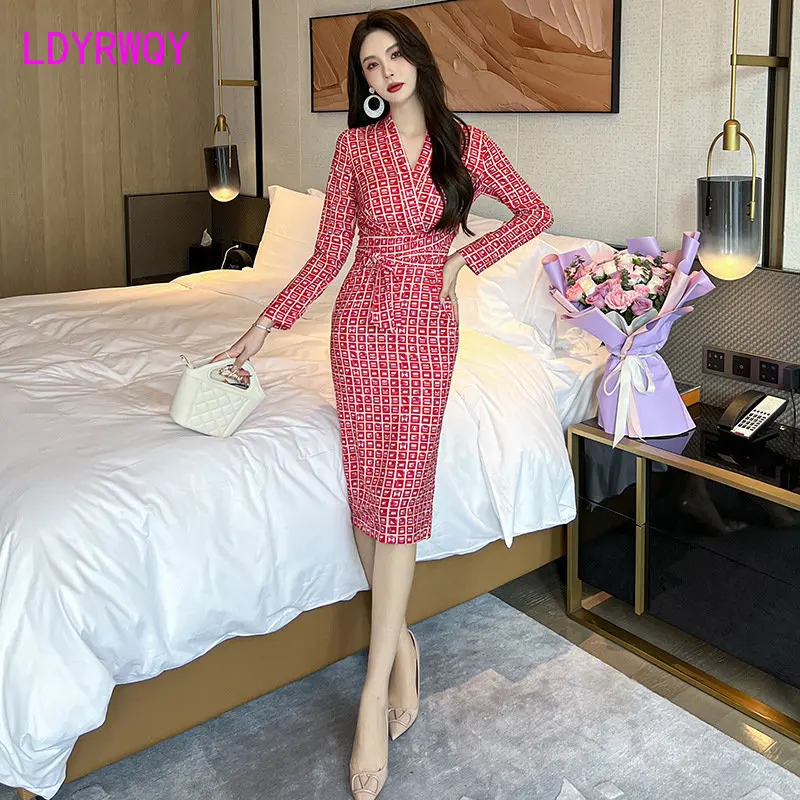

New women's Autumn/Winter 2022 French waist lace-up slimming retro printed long-sleeved slim dress