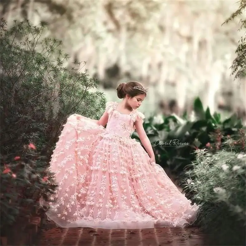 

2022 A Line Flower Girl's Dresses Lace Up 3D Floral Appliques Little Girl Pageant Gowns Ruffles Cap Sleeve Party Dress