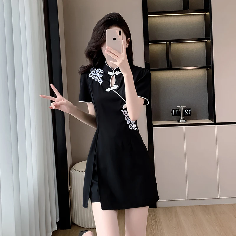 

Летний комплект из двух предметов для женщин, винтажная блузка на пуговицах с вышивкой, топ и шорты, женский черный приталенный костюм большого размера из полиэстера