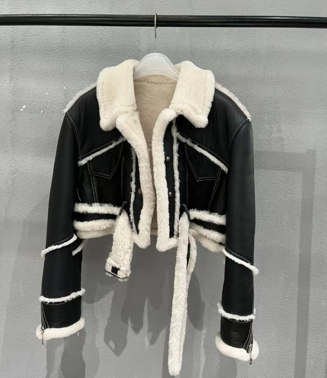 

2023 Genuine Sheepskin Shearling Coats Women Real Leather Jacket Thick Warm Winter Stand Collar Crop Jacket