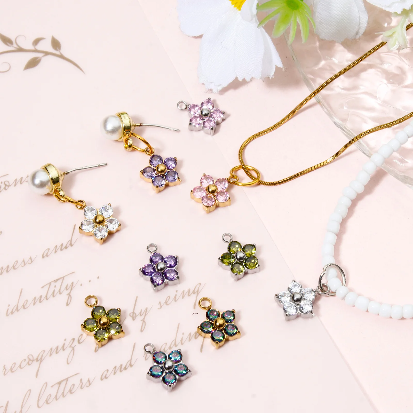 1 Stück 304 Edelstahl Blumen Charms Pflaumenblüte Mehrfarbiger Zirkonia Anhänger für Schmuck Halskette Herstellung 11 mm x 9 mm – Detail 4