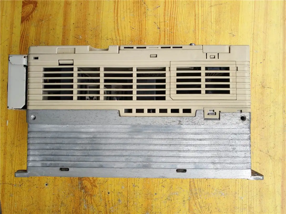 1 Pz Cimr-Vb4A0023Fba Inverter Otis, Accessori Per Ascensori, Yaskawa V1000 Xp095I