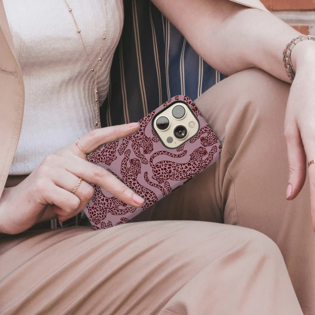Leopard Pattern Magnetic Phone Case - Hard Acrylic Shockproof Cover