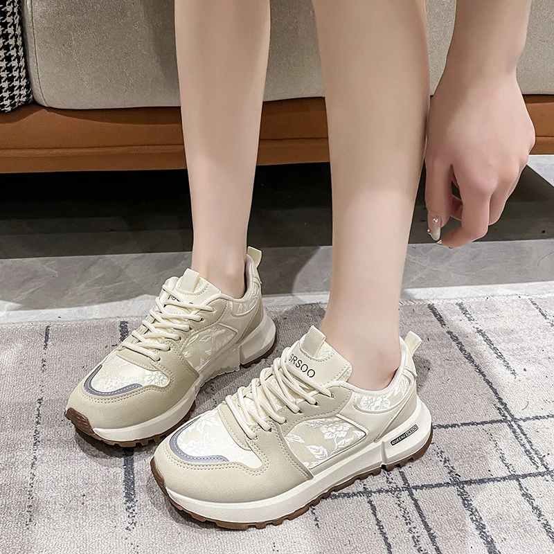 Women's Causal Sneakers Summer Shoes Woman Fashion Breathable Lace Up Sports Shoes for Women Platform Walking Designer Shoes