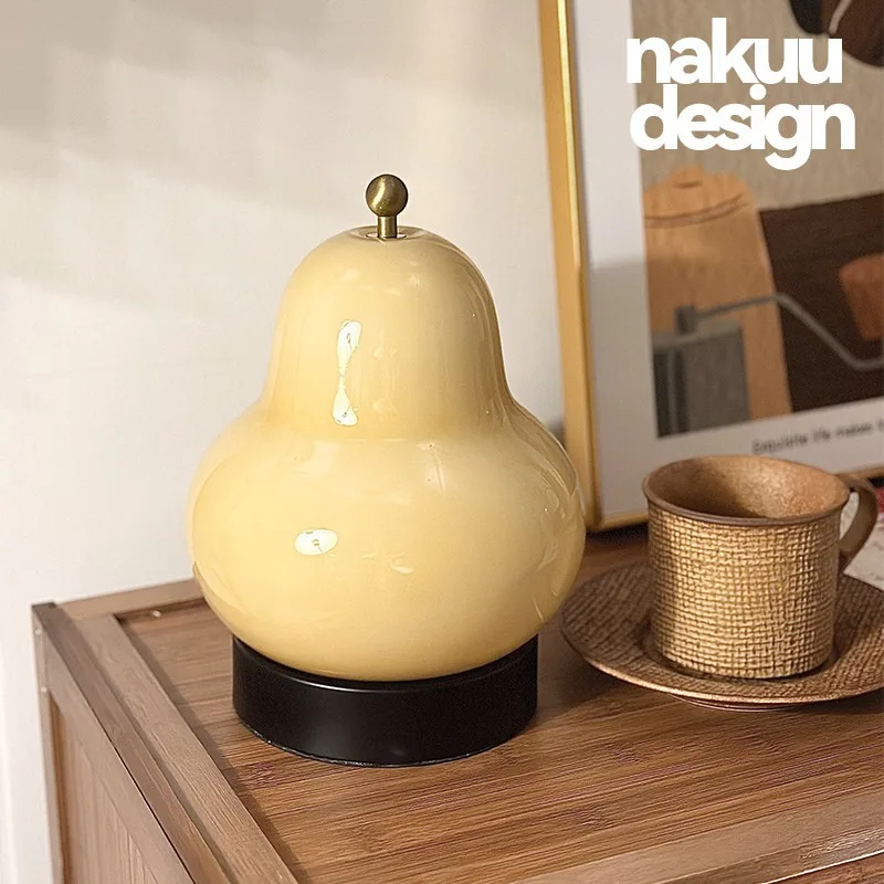 Medieval French cream pear table lamp bedroom bedside study living room charging touch portable atmosphere nightlight
