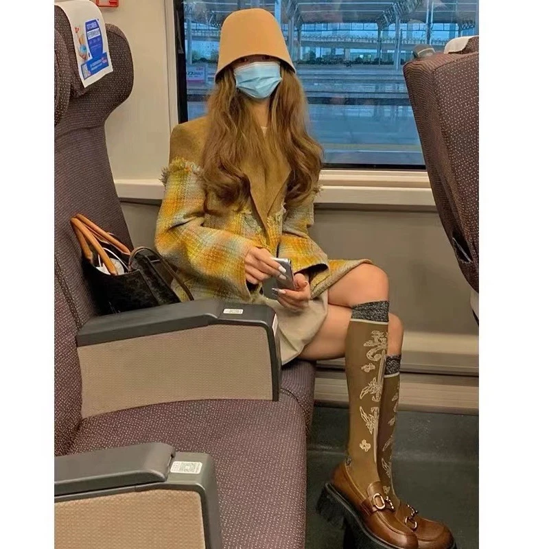 

Retro Chic Woman Korea Tide Brand Cotton Calf Socks Creative Plant Bright Silk Jacquard Bow Tie High Tube Women's Fashion Sox