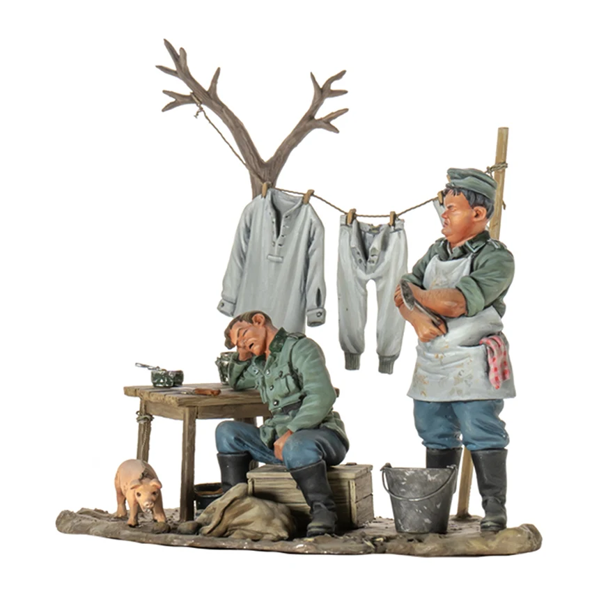 Figurine en résine 1/32 ancien homme officier assis avec un cheval