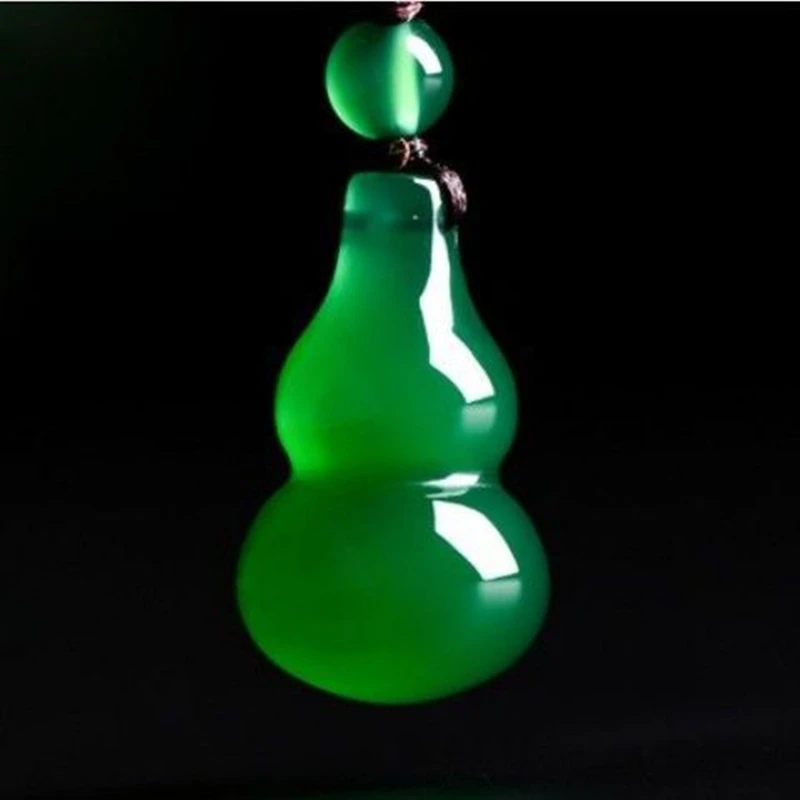 

Natural Green Chalcedony Hand Carved Gourd Pendant Jewelry Ice Through Oil Red Agate Necklace Gourd Generation ByGeneration