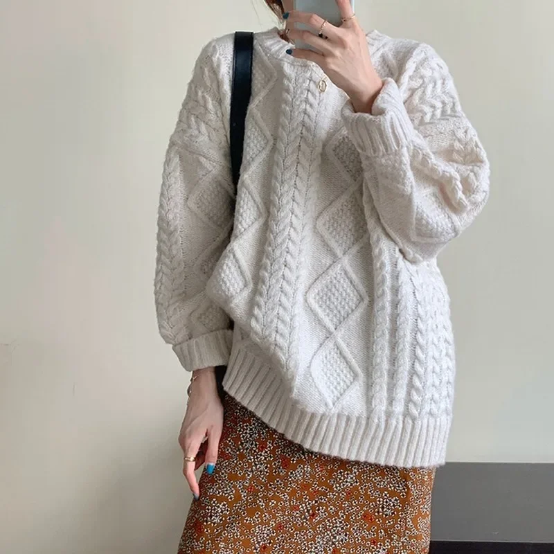 2023 Autumn and Winter Ladies Sweater Warm Pullover Super Large Korean Version of Simple Knitted Retro Ladies Blouse Oversized 2021 autumn and winter new super large size sweater skirt two piece suit lazy wind printing comfortable warm ladies top women