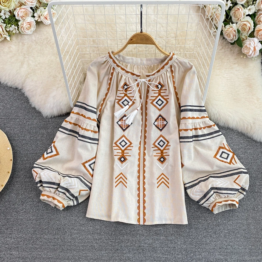 

Spring and Autumn New Korean Vintage Crewneck Pullover Loose Ethnic Style Embroidery Showing Thin Lantern Sleeve Doll Top