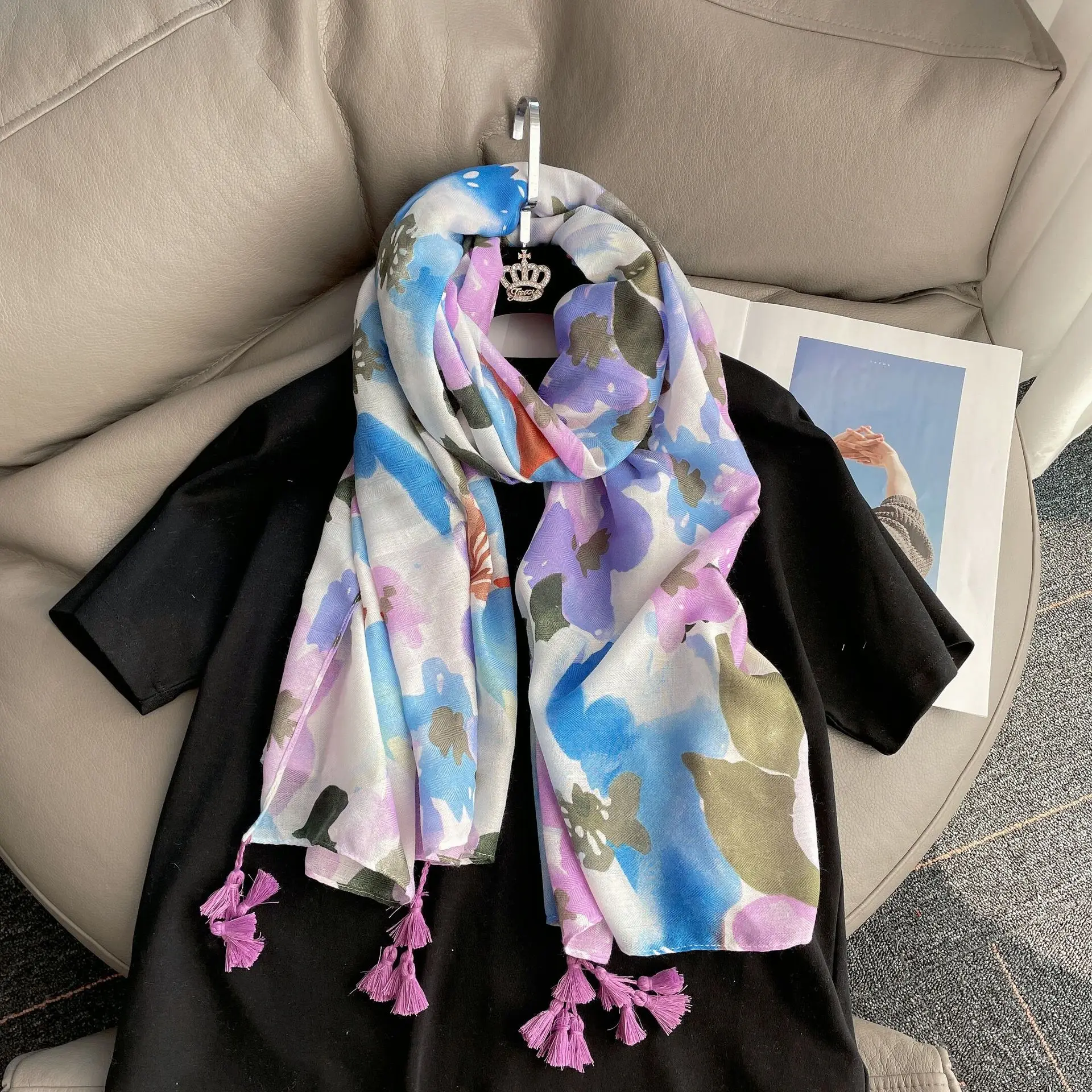 

Women Fashion Brand Ink Painting Floral Tassel Viscose Shawl Scarf Lady Print Soft Warmer Wrap Pashmina Sjaal Muslim Hijab Snood