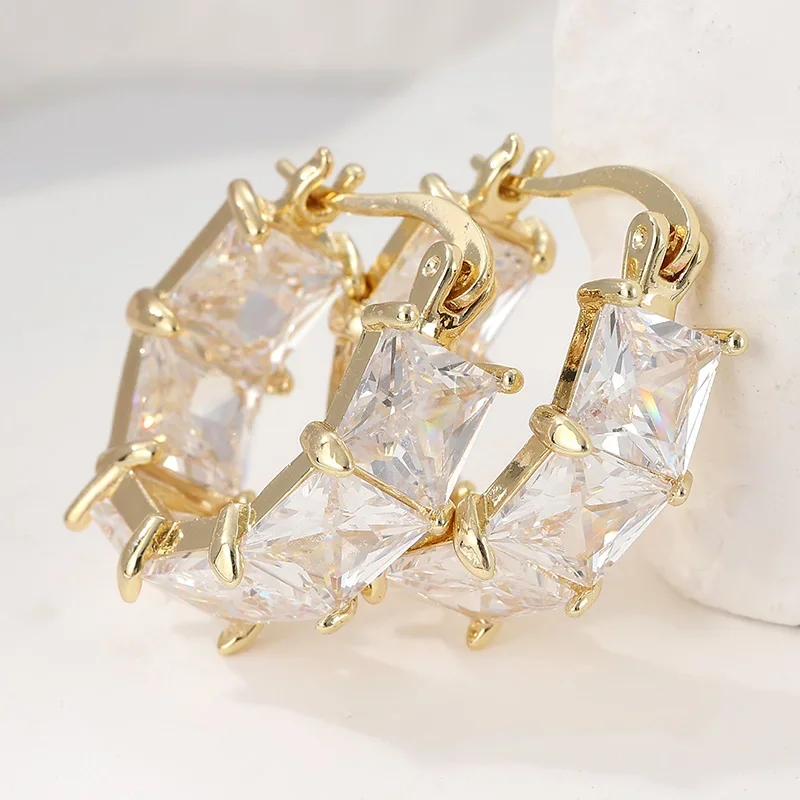 Lumière Twin‑Gem Drop S3d657c7923824846a108669f2ba7914cM
