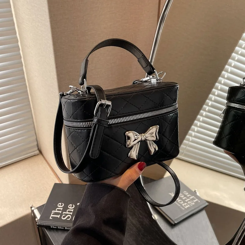 High-Grade Portable Box for Women 2024 New Minority Fashion Shoulder Crossbody Small Square Bag