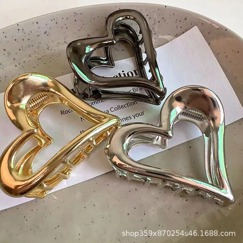

New Y2k Golden Silvery Hollow Heart Loving Metal Hair Claw Simple Geometric Ponytail Claw Clip Barrettes Women Girls Accessories