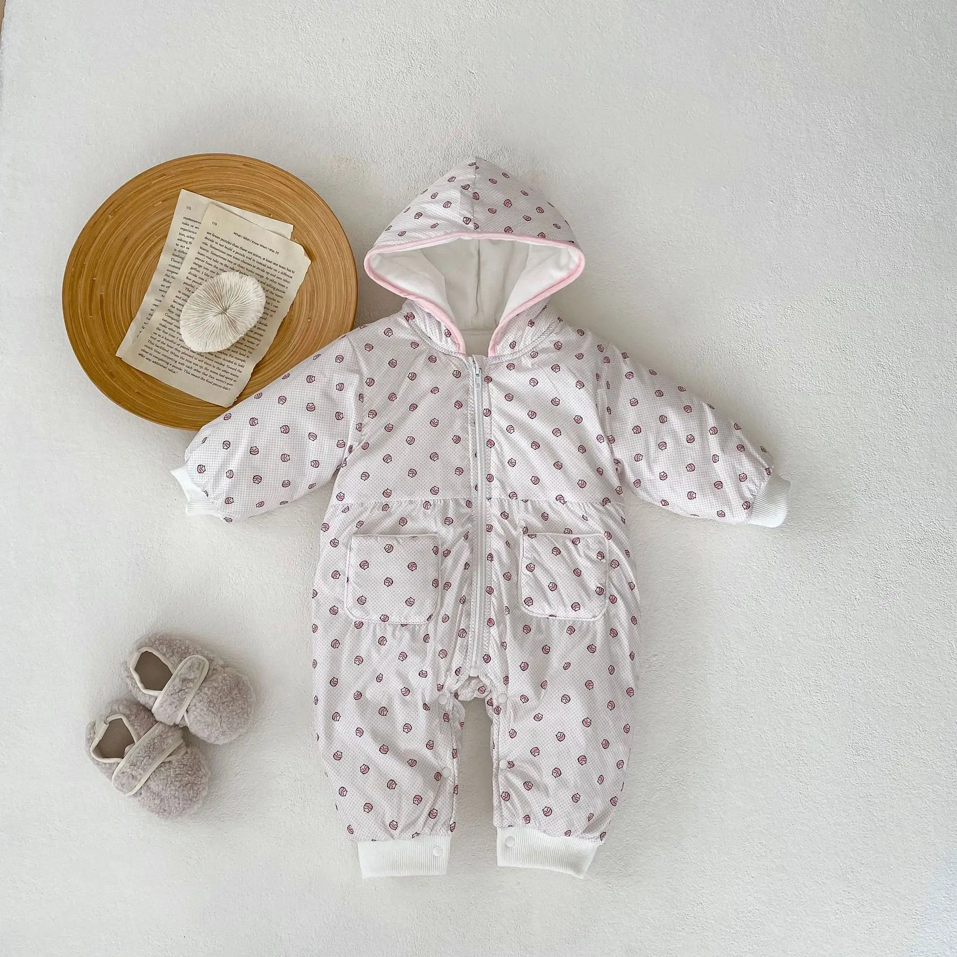 

New Winter Infant Plus Velvet Thicken Cardigan Hooded Warm Jumpsuit Boy Girl Baby Cartoon Print Romper Newborn Fashion One-piece