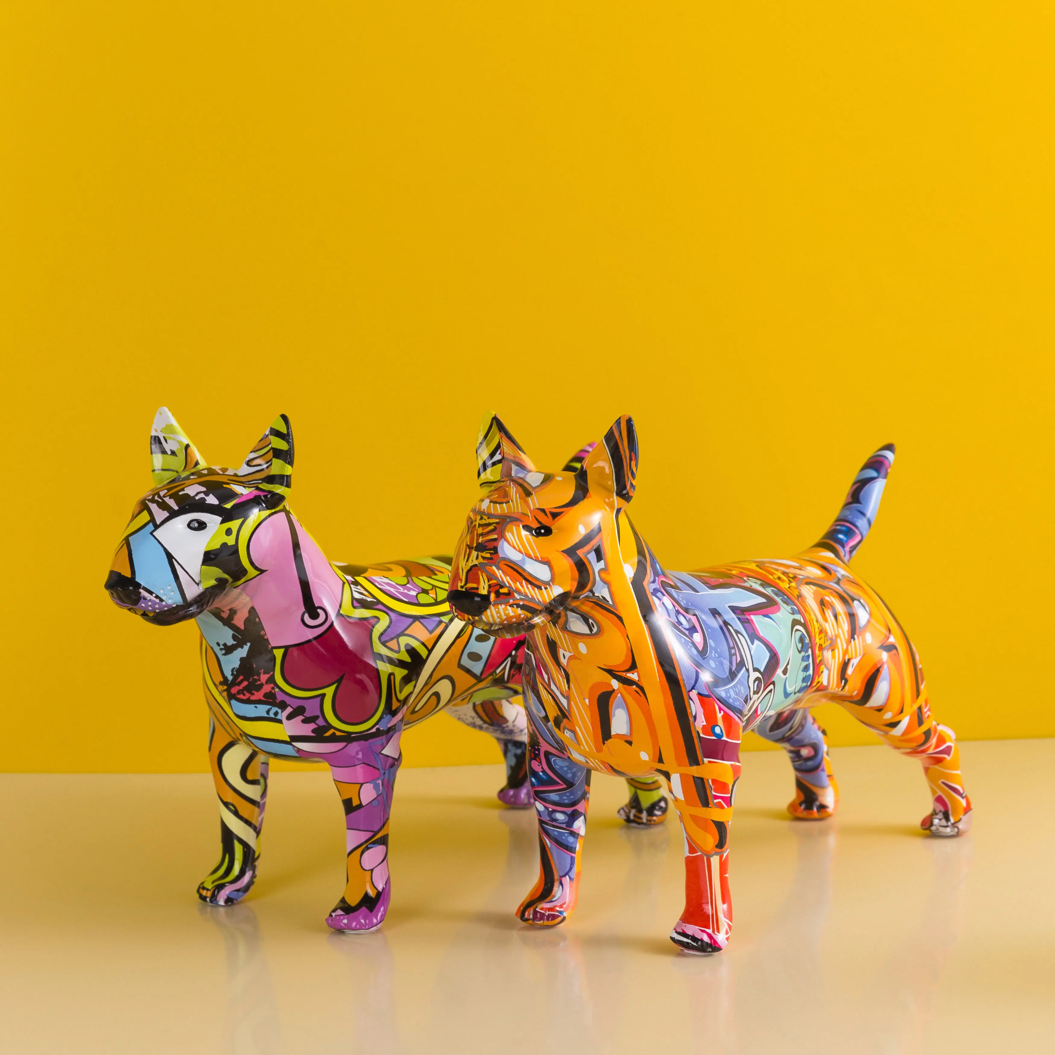 

Creative Graffiti Bullterrier Color Solid Realistic Entrance Painted Simple Entrance Wine Cabinet Office Decor Resin Crafts Art