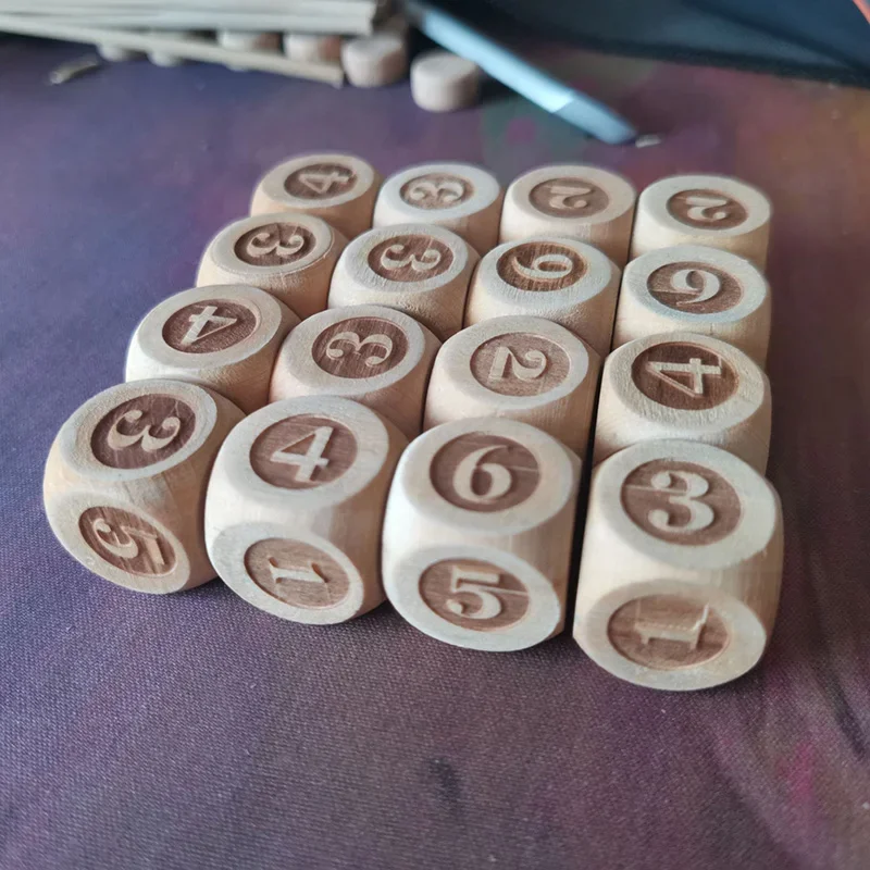 game dice dice set 10pcs Wooden Dice 6 Side Sculpture Digital Dice Club/Party/Family DIY Games Accessories 20mm