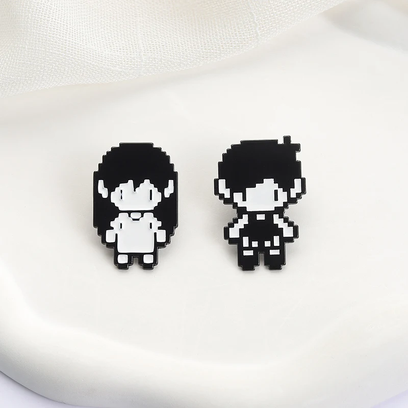 RPG Spiel Omori Pixel Figur Emaille Pin Anime Cosplay Omori Aubrey Kel Hero Sunny Metall Broschen Revers Abzeichen Lustige Schmuck Geschenke – Detail 10