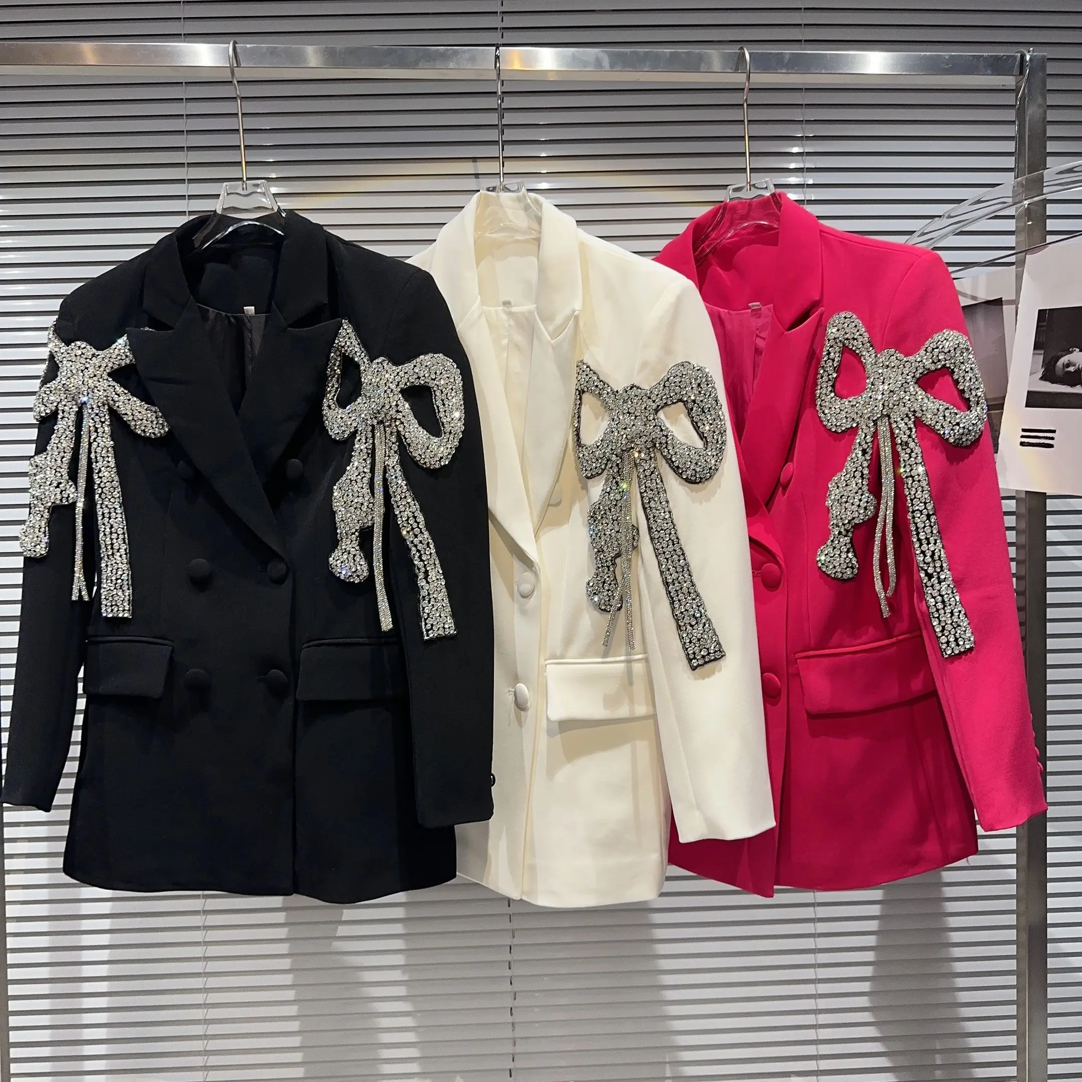 

2023 autumn new dark ladies rhinestone bow decoration heavy industry double-breasted suit