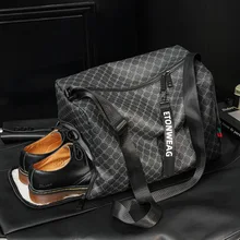 

Retro Men's Crossbody Bag Large-capacity Fitness Bag Shoulder Bag Men Messenger Bag with Shoe Position Dry and Wet Separation