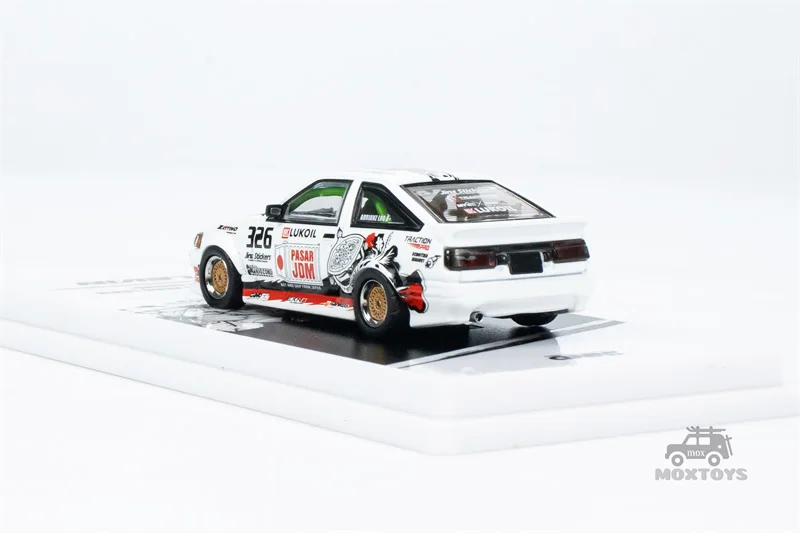 イノモデル 1/64 AE86 レビン & ランサーエボリューションIII Amazon.co.jp: INNO－MODELS 1/64 カローラ AE86 レビン