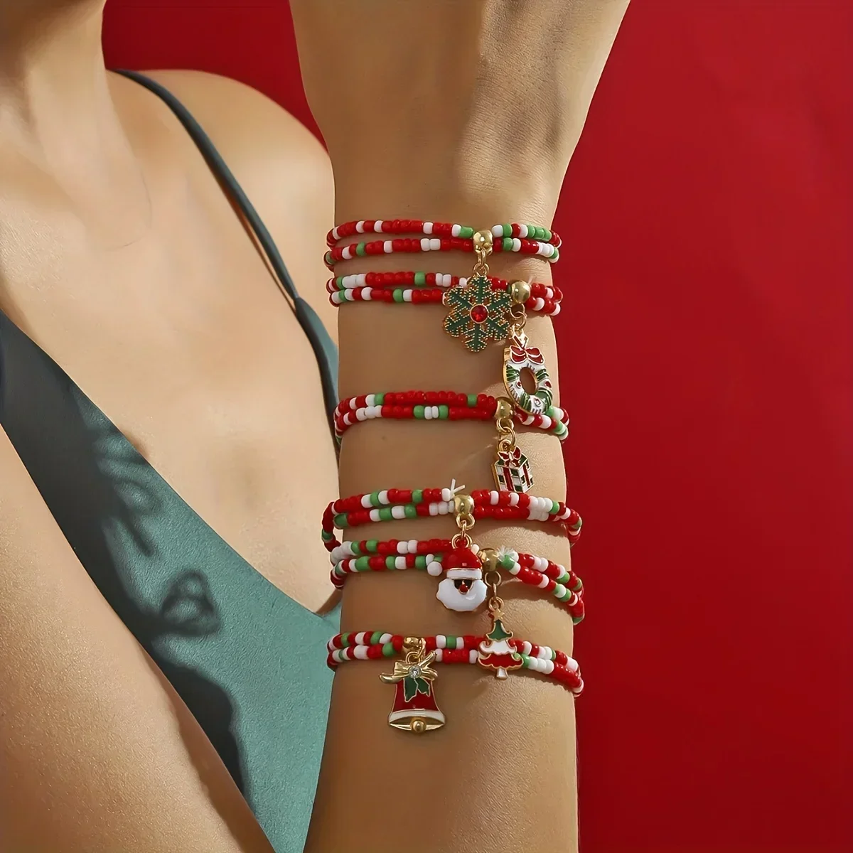 6-piece Fashionable Bohemian Style Handmade Christmas Bead Bracelet Set, Featuring Fashionable Christmas Trees, Bells, Snowflake