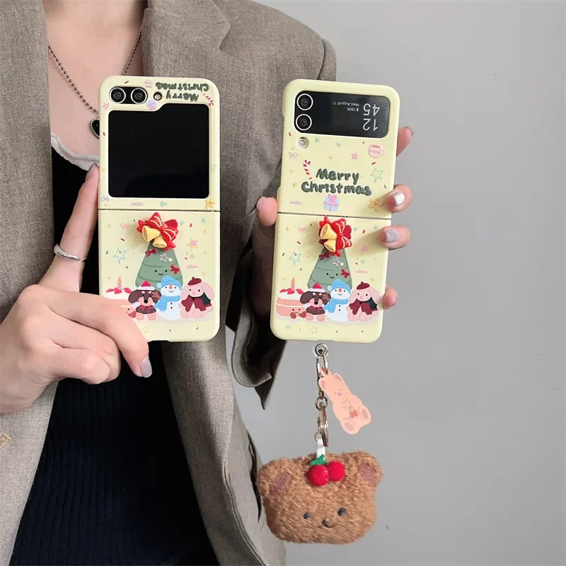 

Cute Christmas Tree Bear Pendant Phone Case for Samsung Galaxy Z Flip 5 4 3 Protective Back Cover for ZFlip4 ZFlip5 Case Shell