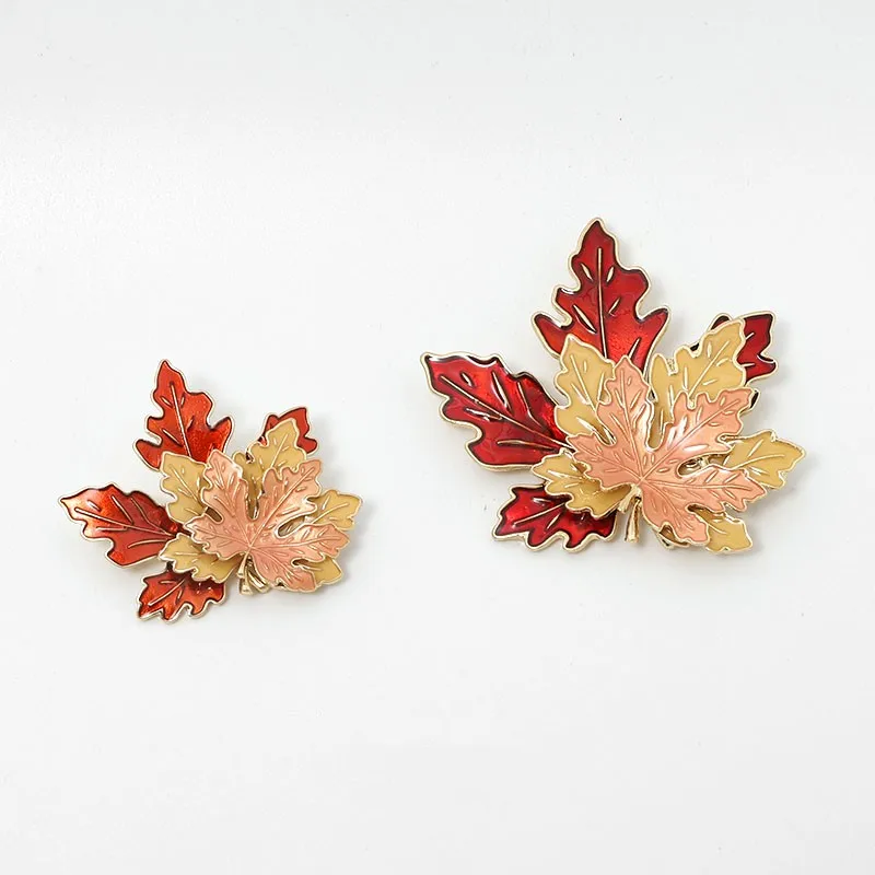 

2 size Metal Enamel Maple Leaf Pin Brooches Chinese Colored Badge Decorations Corsage Pins Women Men Clothes Accessories