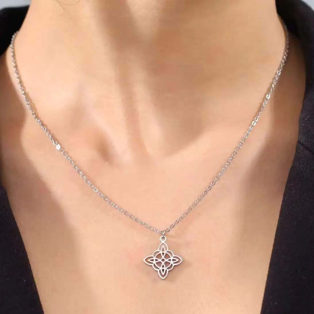 EUEAVAN Trinity Knot collana da donna nodo celtico