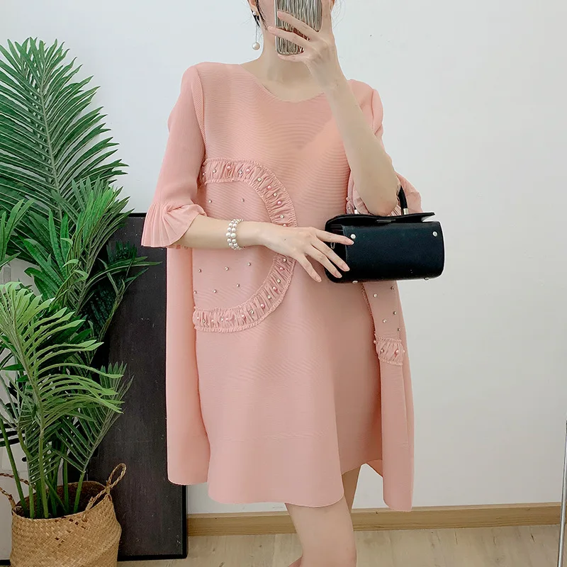 

Pleated beaded dress 2023 new autumn loose short sleeve solid color dress
