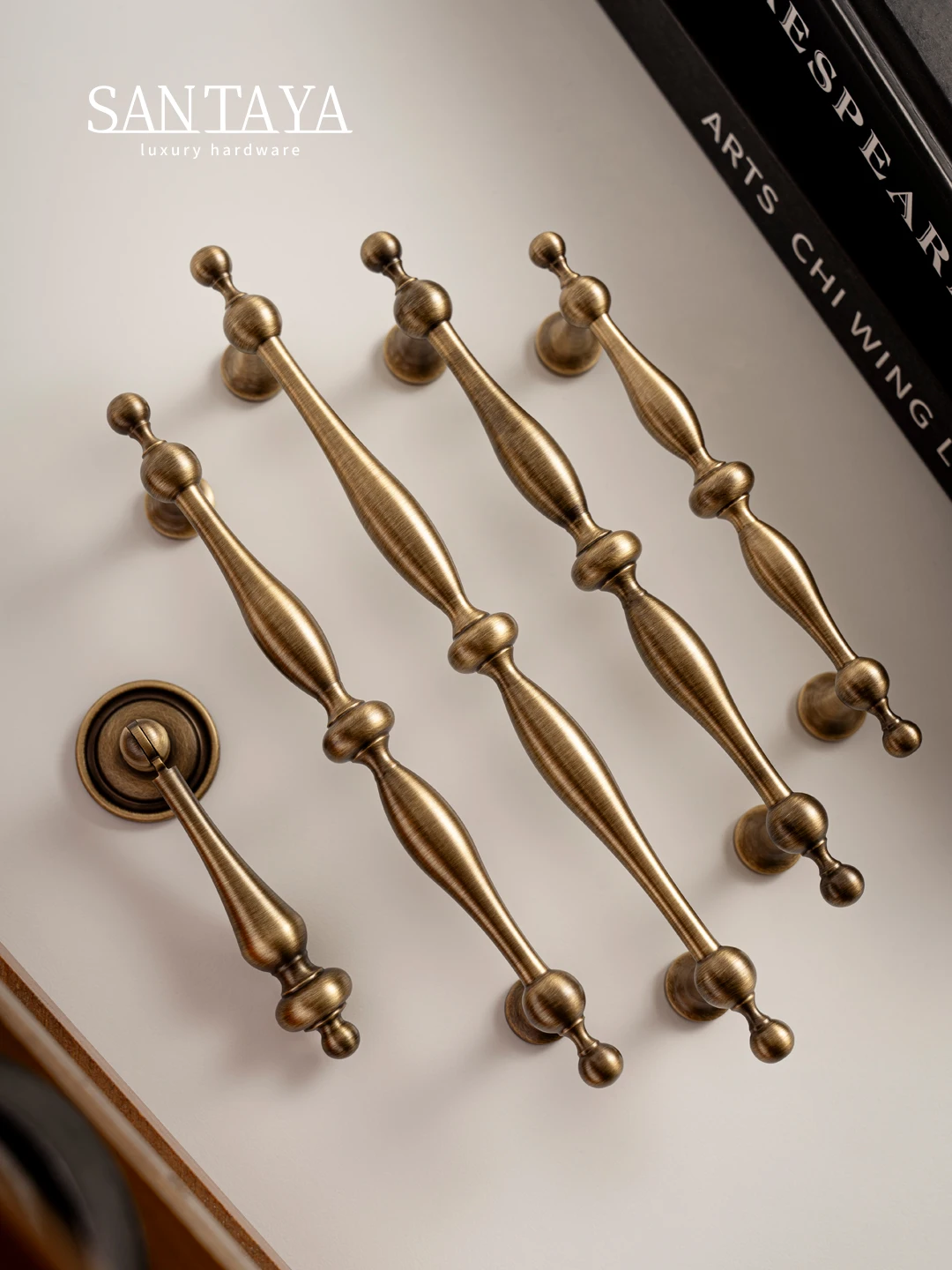 Santaya ทองเหลืองโบราณจับจี้สีบรอนซ์จับตู้ลิ้นชักลูกบิดตู้ครัวดึงเฟอร์นิเจอร์ทองแดง 1