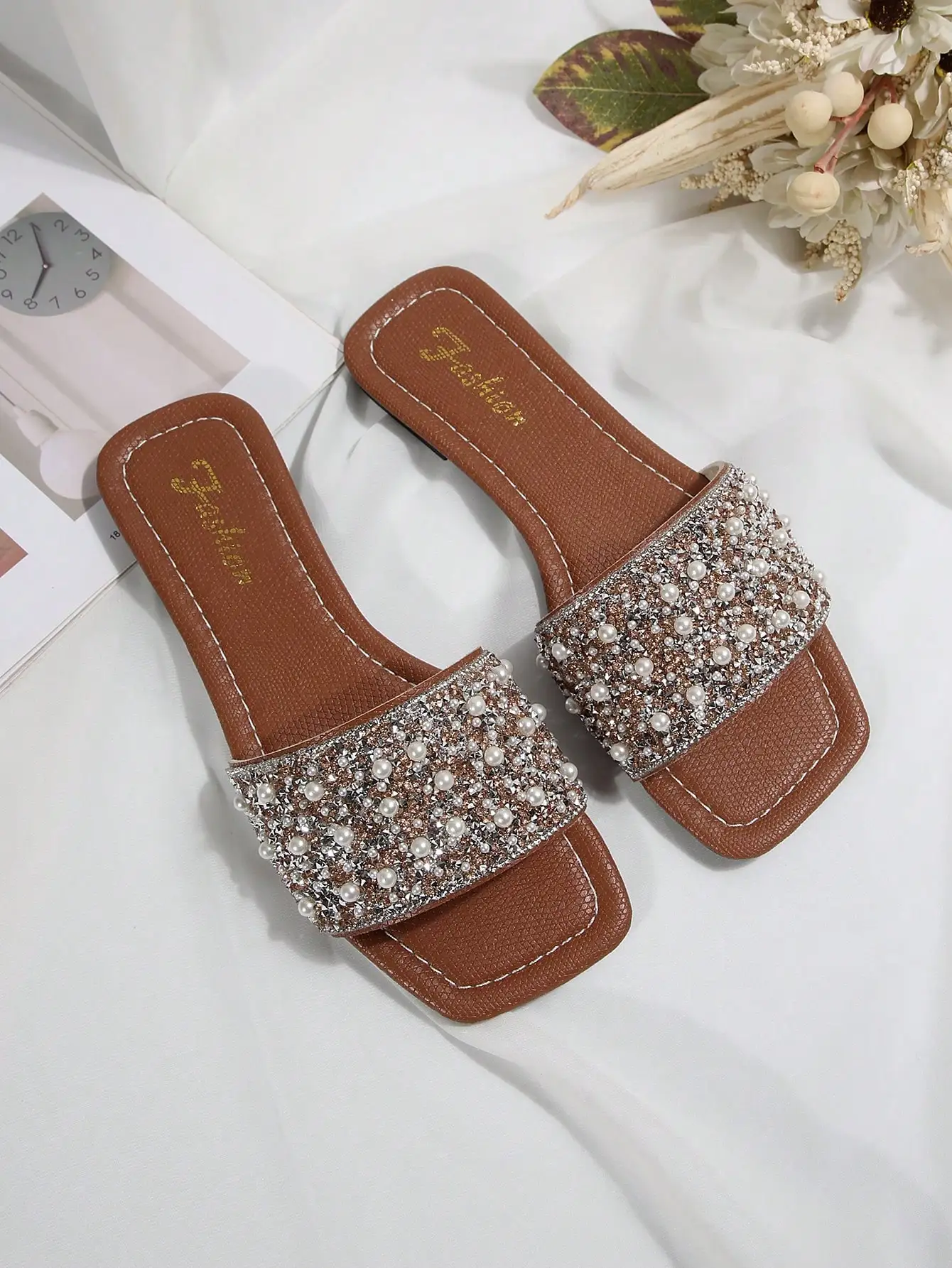 Silver Square Toe Flat Sandals With Crystal And Pearl Embellishment Slip-On Womens Casual Summer Shoes_voghion.com