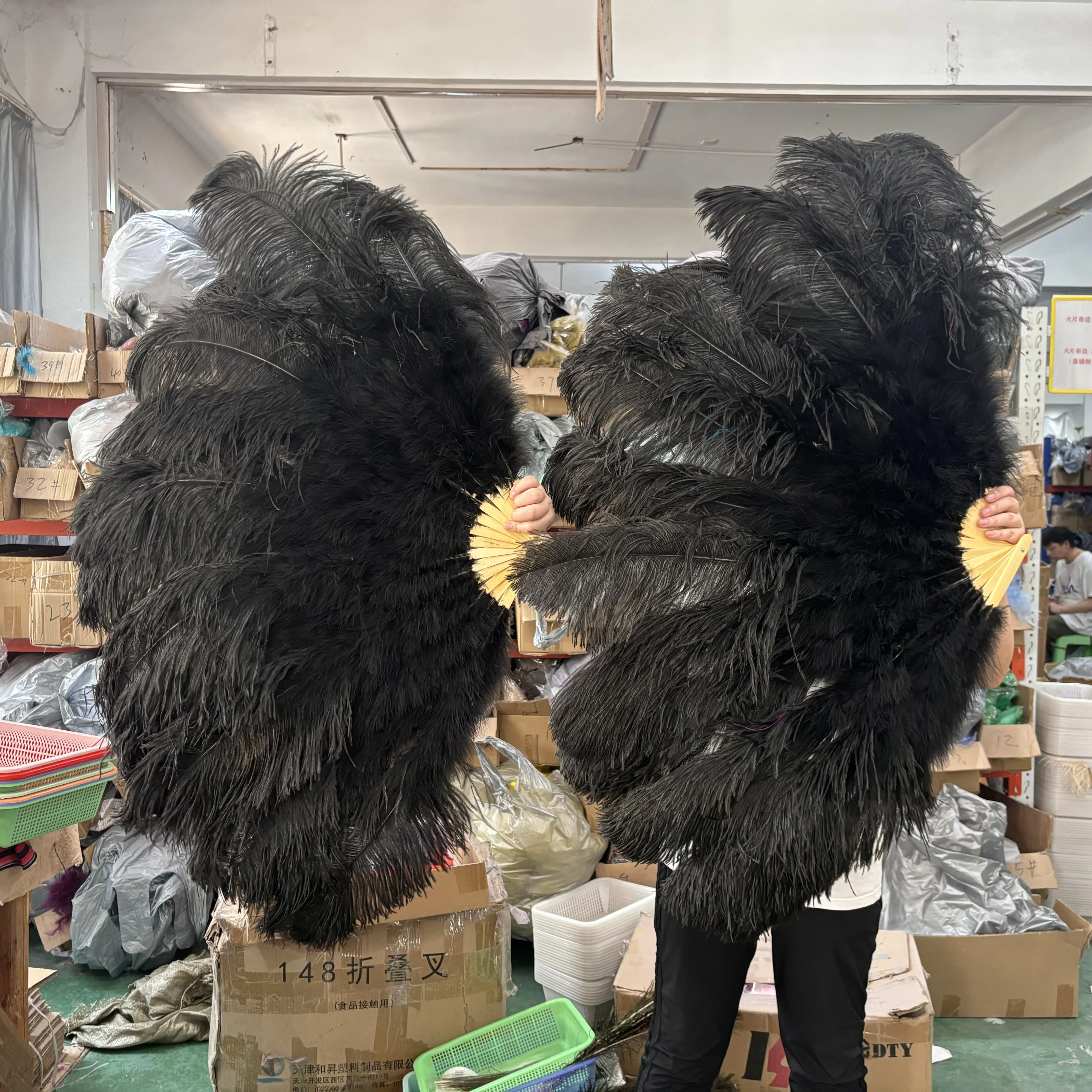 Extra Large Black Ostrich Feather Fans 13 Bone Handheld for Wedding Party Stage Performance Props Craft Plumes Fan 100cm 130cm