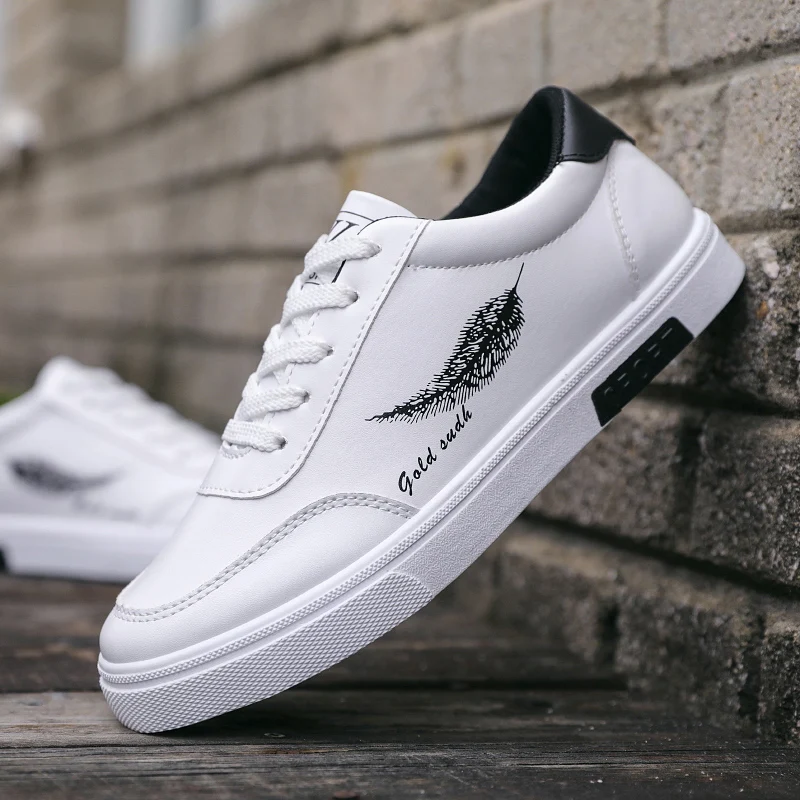 

Men Casual Shoes Lightweight Breathable White Shoes Flat Lace-Up Men Skateboarding Sneakers Business Travel Baskets Pour Hommes