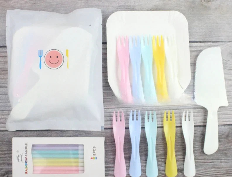 

Four in one cake cutlery set with thickened disposable knives and forks