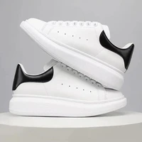 Chaussures élégantes pour femmes, baskets blanches à semelle épaisse, chaussures vulcanisées avec hauteur interne accrue pour hommes et femmes 2