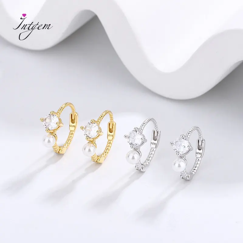 

Женские серьги-пуговицы из серебра 925 пробы с фианитами