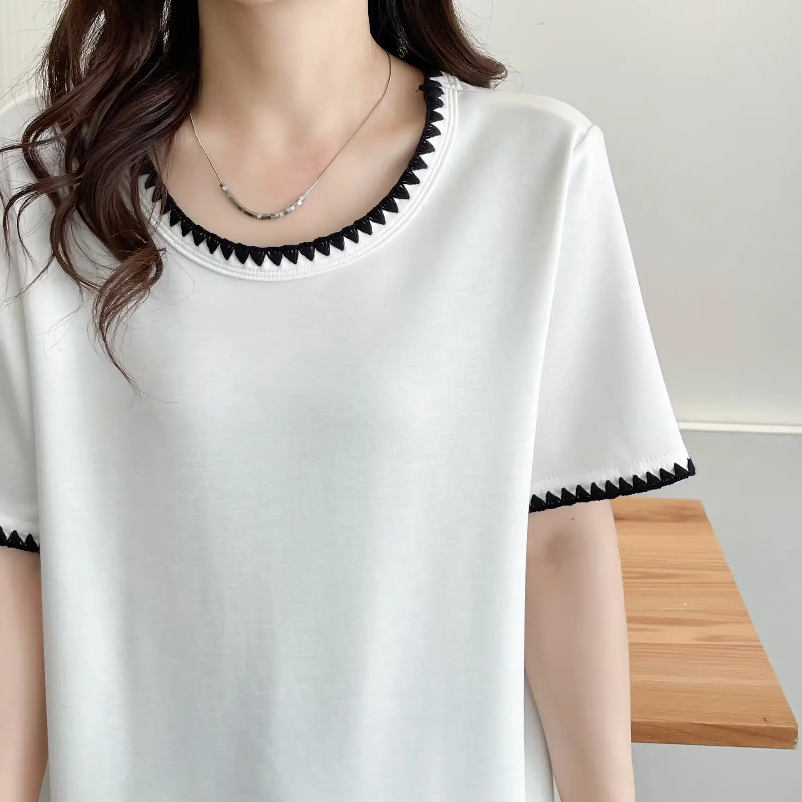 2025 Plus Size Women's Top Summer New Simple Short Sleeve Tees 100kg Casual Chic Block Oclor T-Shirt 033