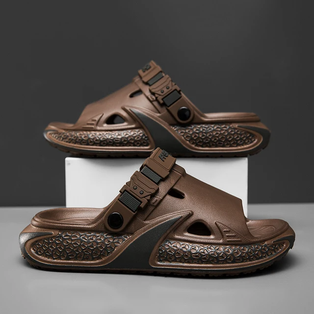 Nouvelles Sandales d'Été pour Hommes : Claquettes de Plage, Sabots d'Extérieur, Tongs Souples en EVA, Chaussures Décontractées de Jardin pour Hommes, Chaussons de Rue Masculins 1