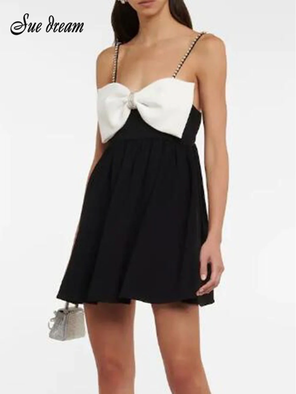 

Sexy Spaghetti Strap with Diamond Bow Slim Fit Mini Dress 2023 New Summer Design Club Party Dress Vestidos