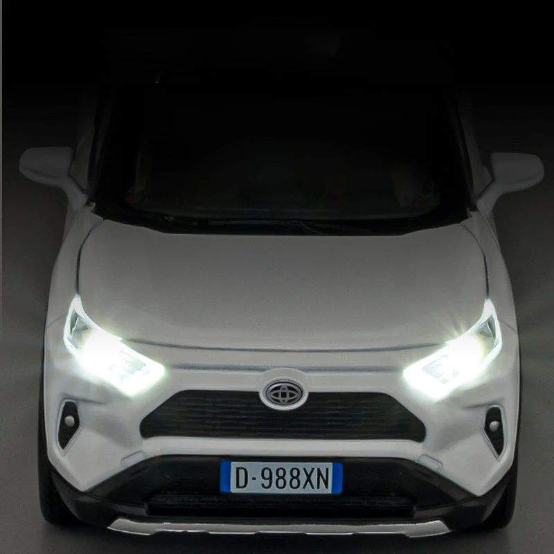 New 1:32 Toyota RAV4 SUV 2023 Alloy Die Cast Toy Car Model Sound and Light Pull Back Children's Toy Collectibles Birthday Gft 4