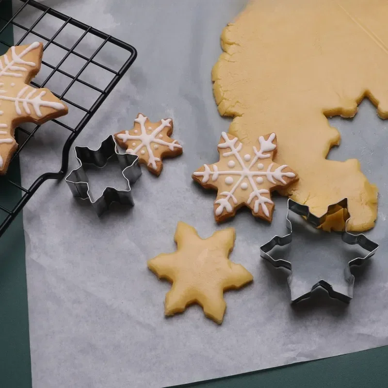 3-piece Snowflake Cookie Mold Food-grade Stainless Steel Baking Tool DIY Cookie Cutters for cookie cutters