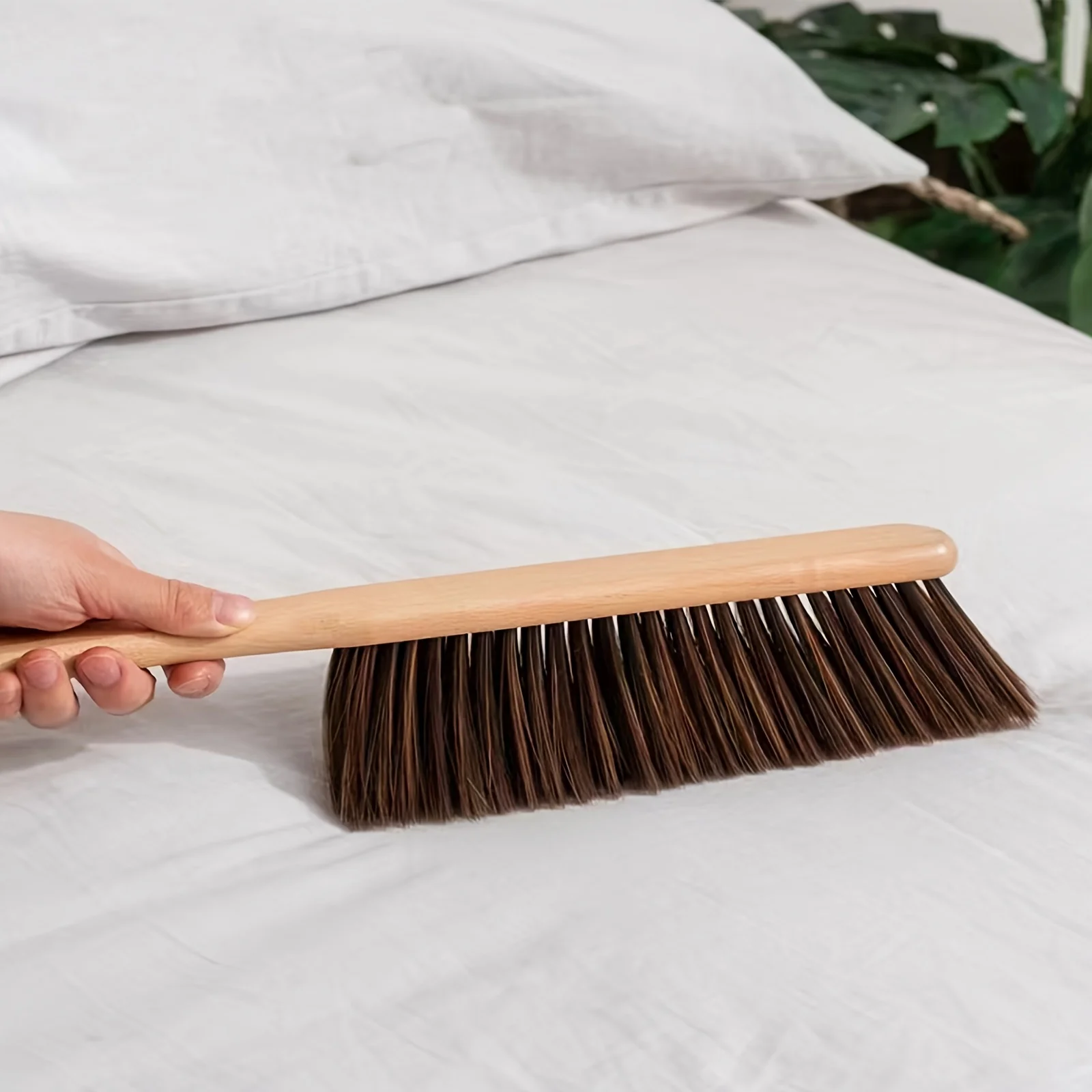 Description Picture 5 of item1pc Hand Broom Counter Duster Dusting Brush for Home Cleaning, Soft Dust Brush with Long Wooden Handle for Bed Sofa Furniture