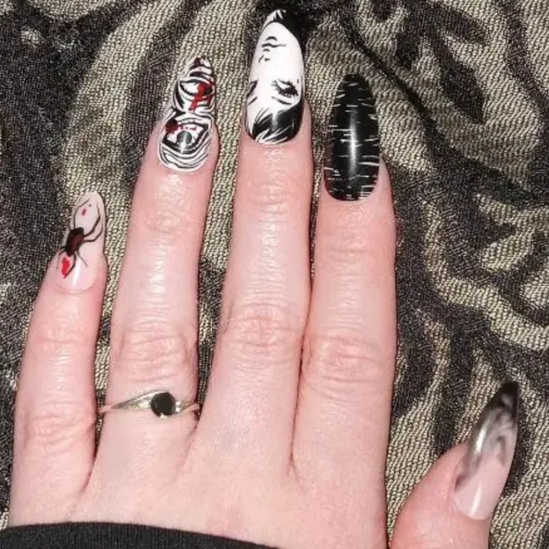 Fake nails 24Pcs Horror Comic Tomie Press on Nails Almond Glossy Black Japanese Anime Nails Reusable Halloween For Girls