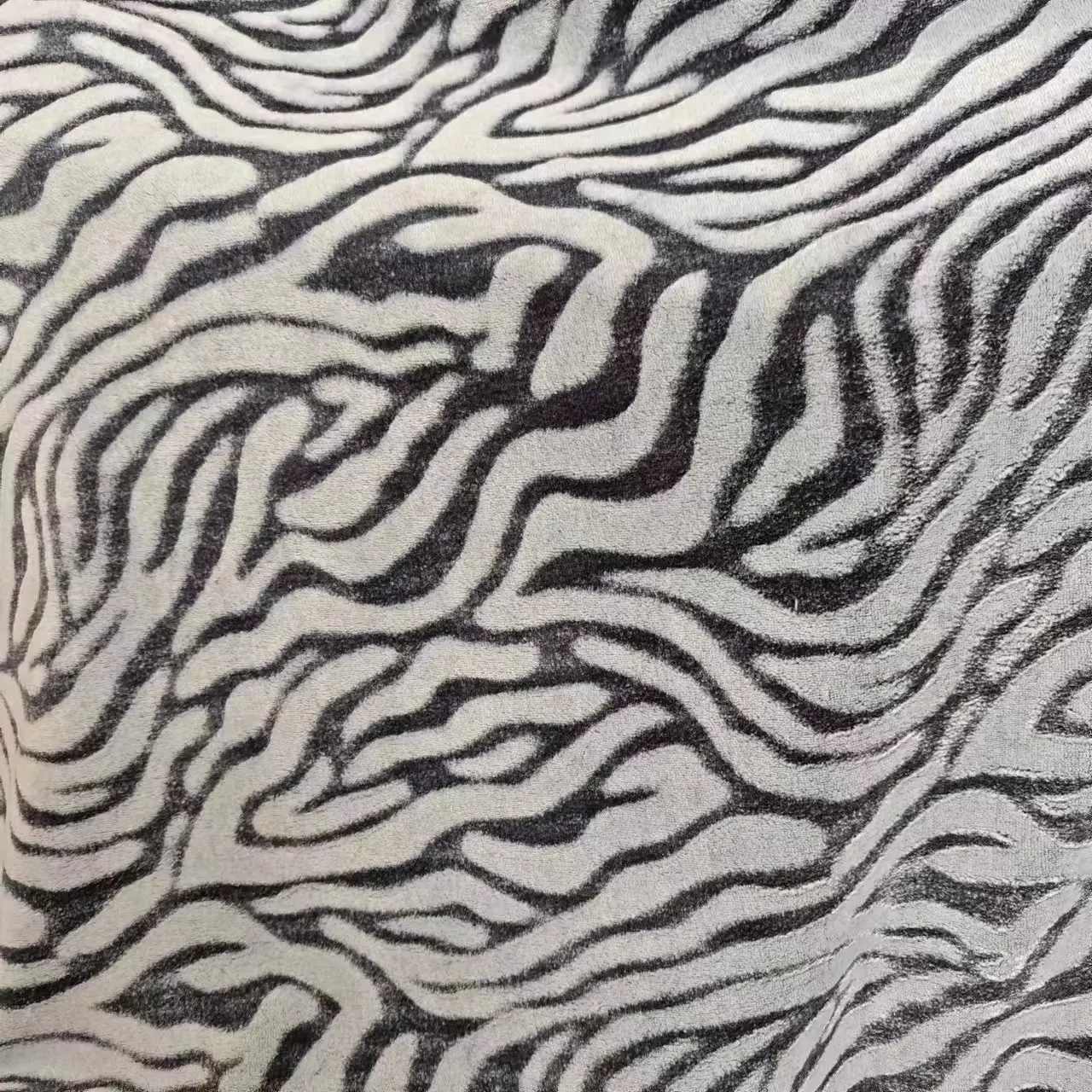 ���ö ���� 3D �����ĵ� ��踻 ���� ħ�� ������ ���, 1 ��