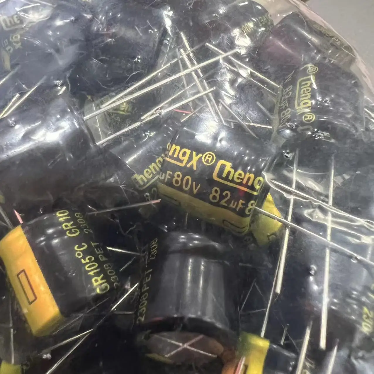 200PCS/LOT 82UF 80V 13X12 high-frequency aluminum electrolytic capacitor
