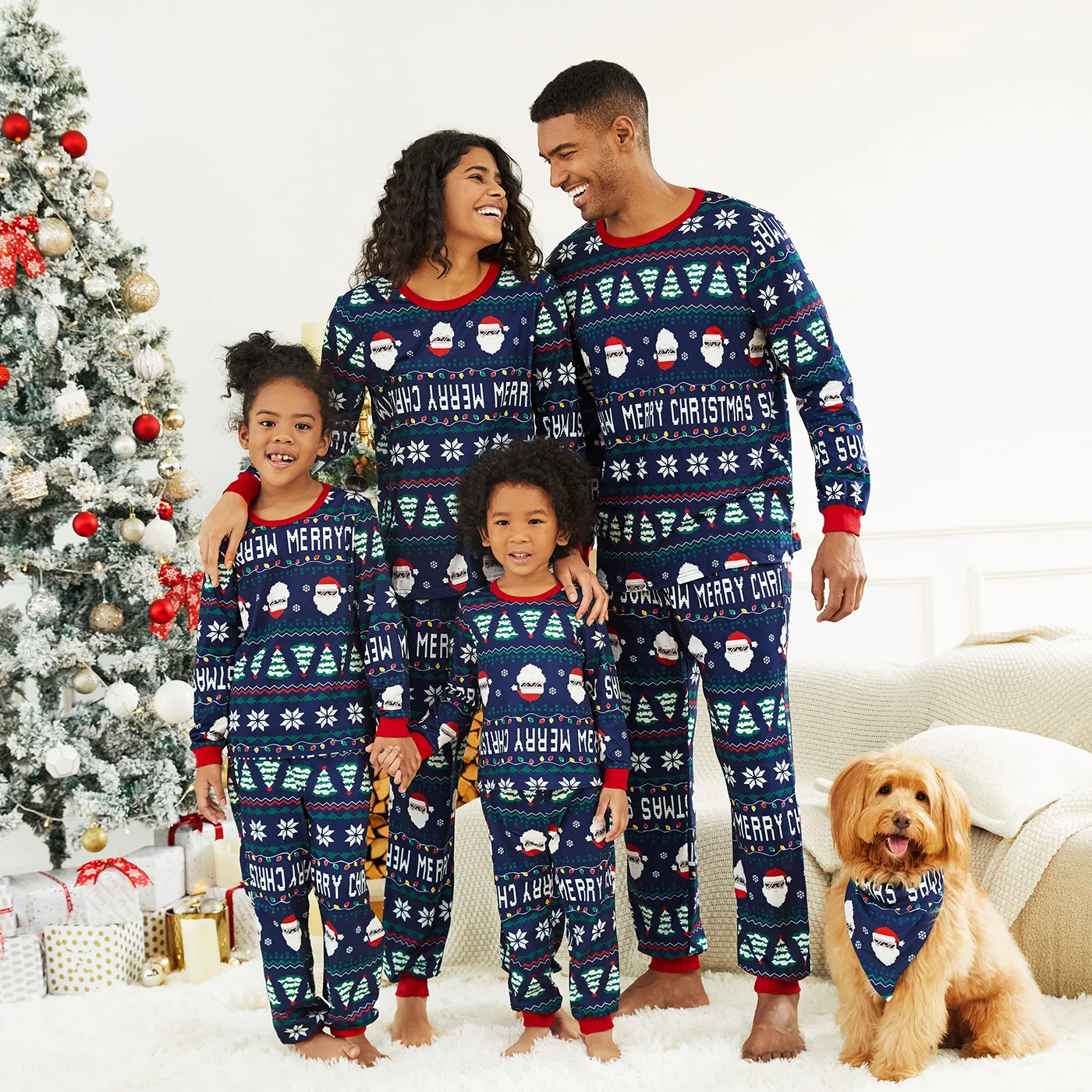 Conjuntos de pijamas familiares a juego con estampado de Papá Noel y copos de nieve navideños (resistentes al fuego)