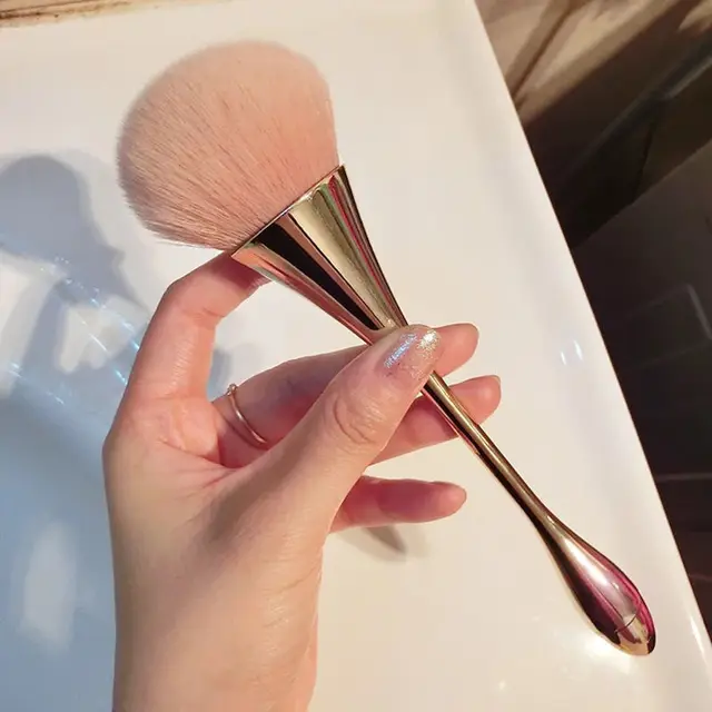 Rose Gold Powder Blush Brush Professional Make Up Brush Large Cosmetic Face Cont Cosmetic Face Cont brocha colorete Make Up Tool 1