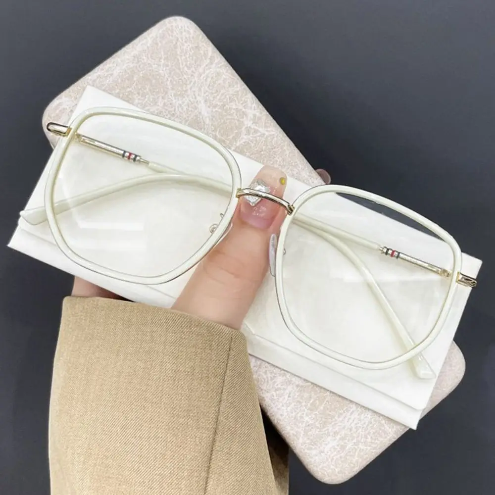 

Comfortable Eye Protection Portable Vintage Ultra Light Frame Eyeglasses Reading Glasses Anti-Blue Light