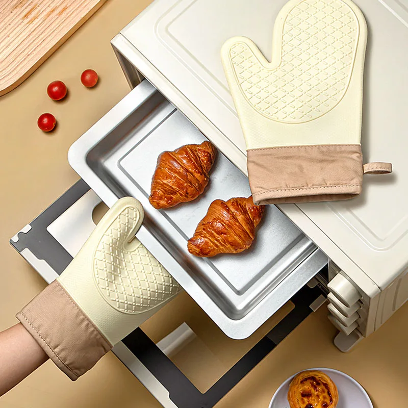Heat-Resistant Silicone Kitchen Mitts - Enhanced Grip & Protection